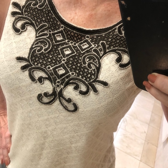 FREE with purchase: Chelsea & Violet tank, cream w/ embroidery, tank, Sz S - Picture 9 of 11